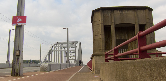 John Frost Bridge. Photo © Holland-Cycling.com