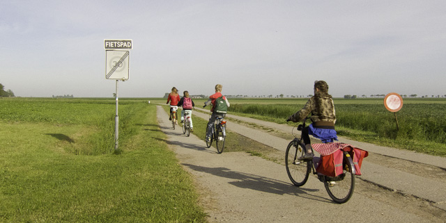 Most Dutch children cycle to school every day. Photo © Holland-Cycling.com